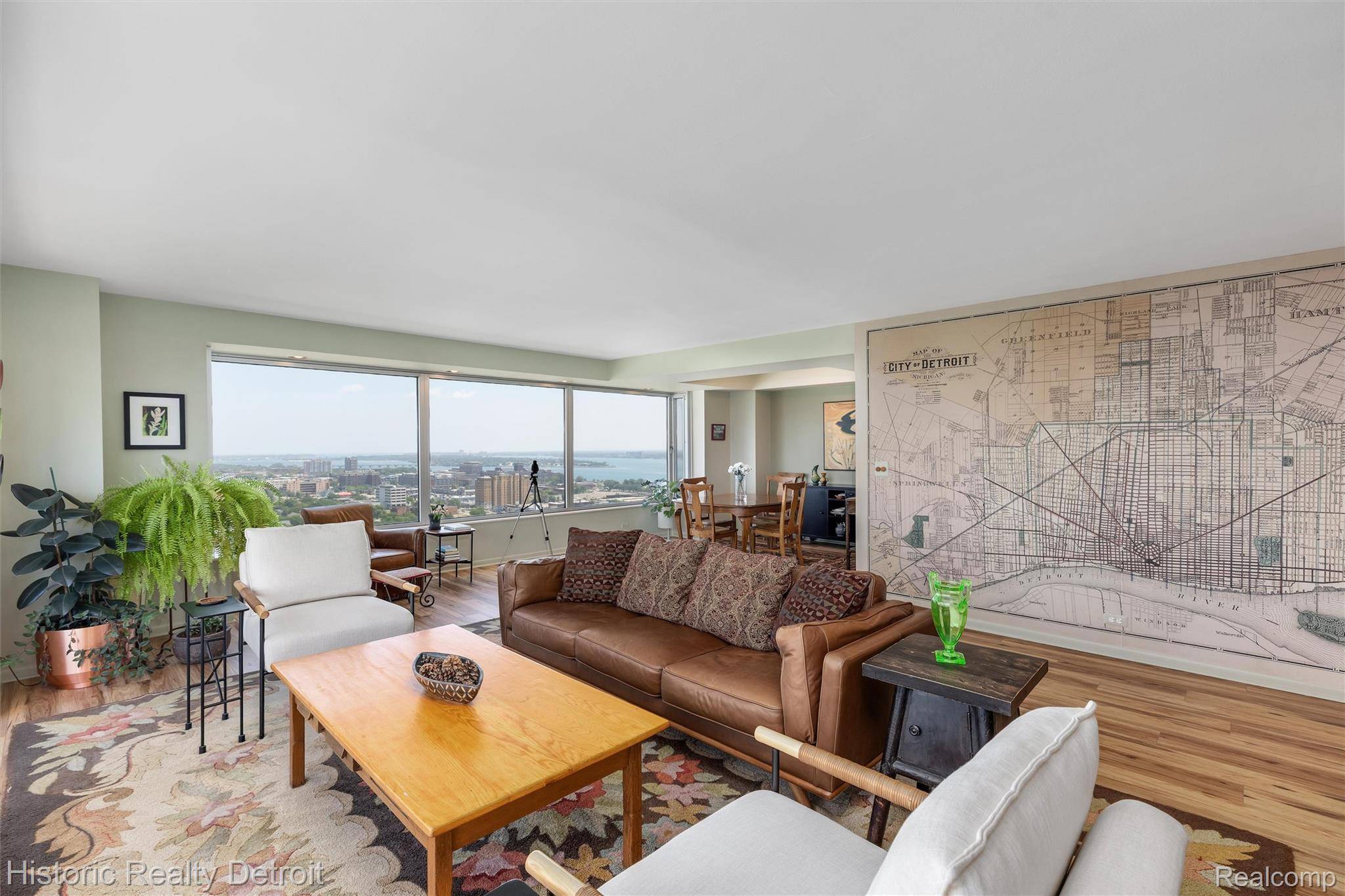 Detroit, MI 48207,1300 E Lafayette #2407