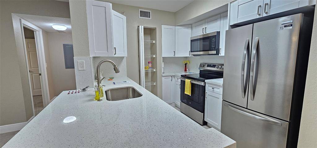 Boynton Beach, FL 33437,6768 Heritage Grande #204