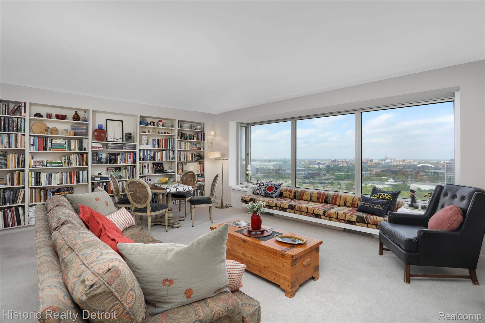 Detroit, MI 48207,1300 E Lafayette ST #2211