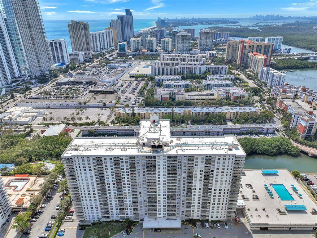 Sunny Isles Beach, FL 33160,230 174th St #901