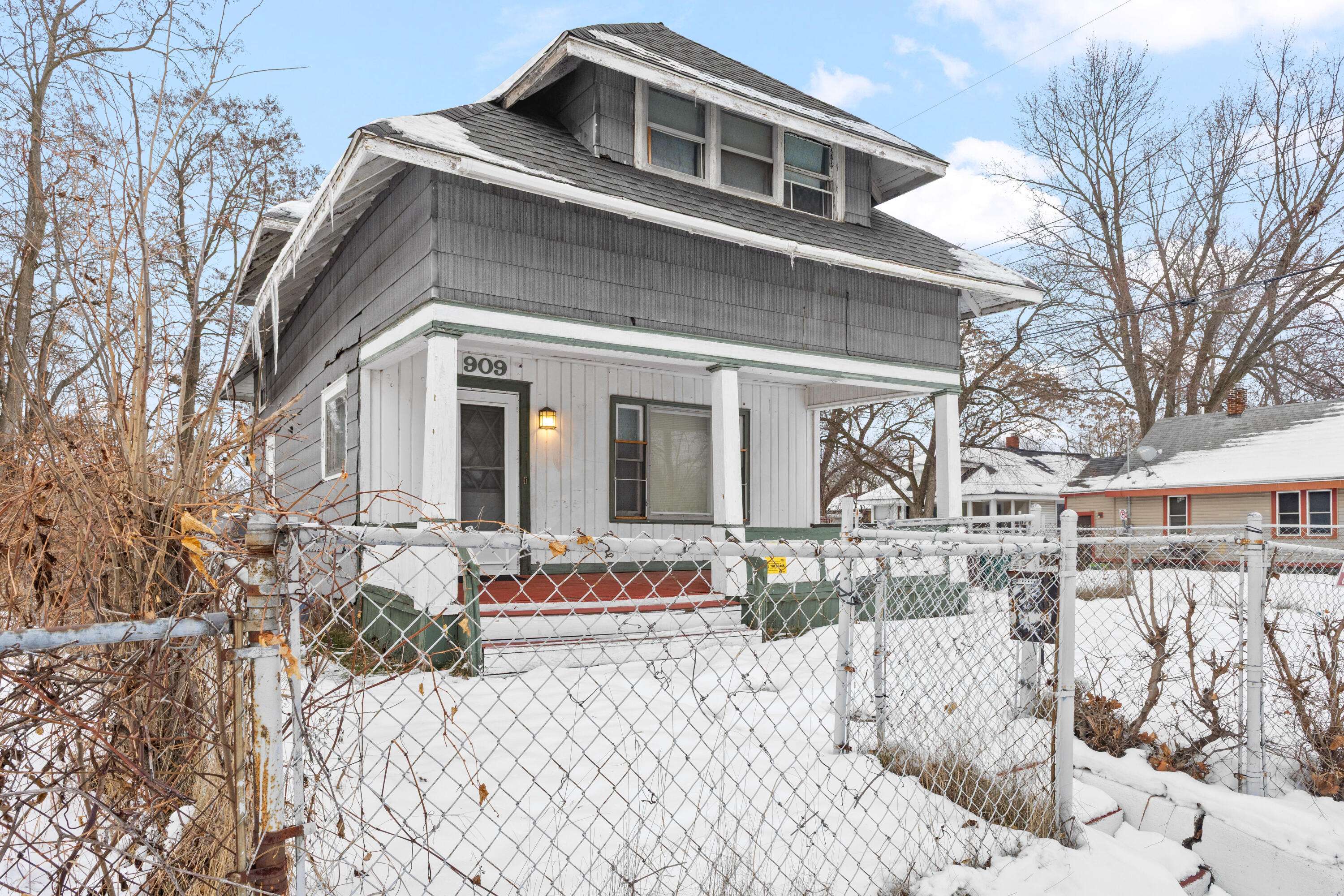 Lansing, MI 48910,909 Baker ST