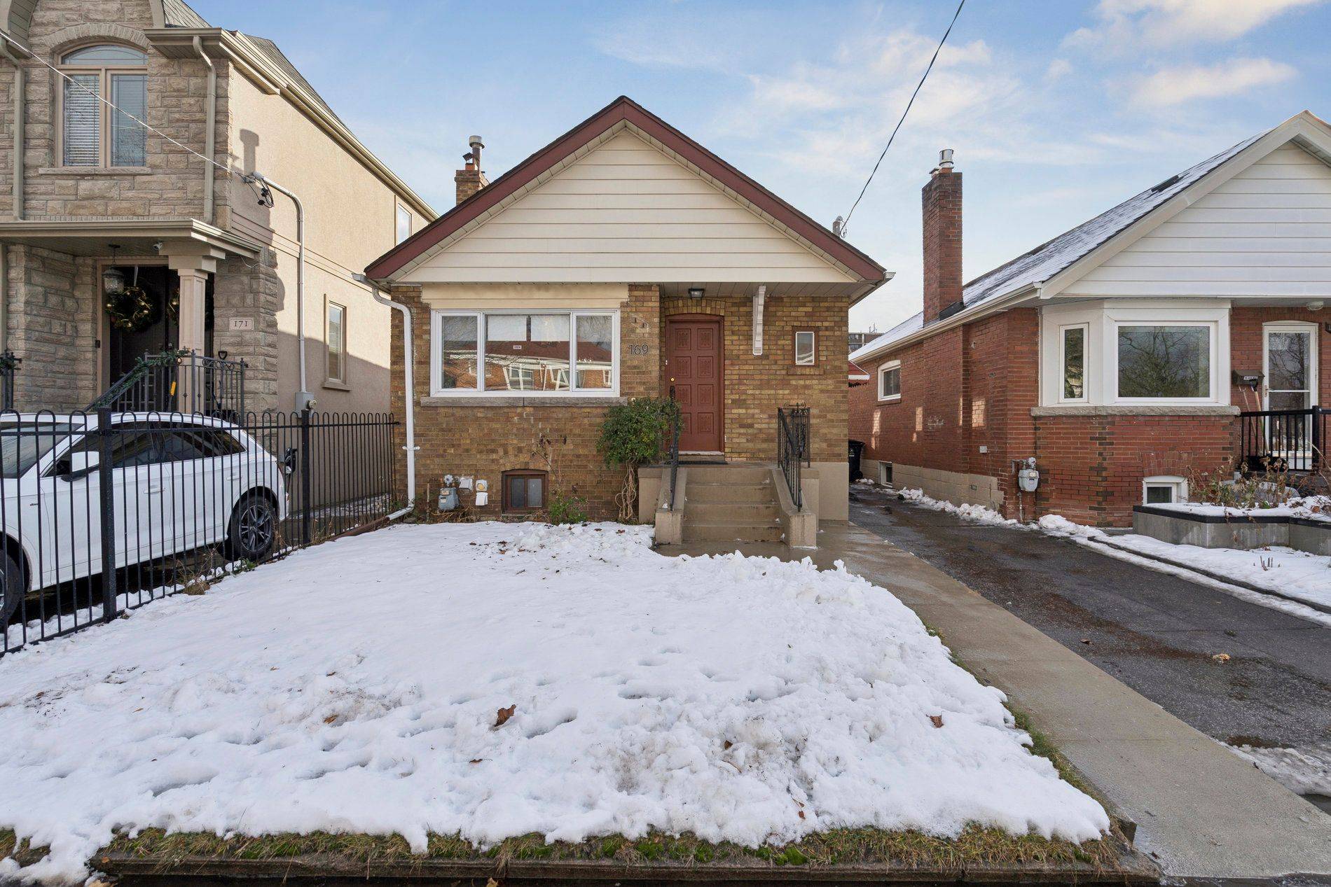 Toronto E03, ON M4J 2P6,169 Torrens AVE