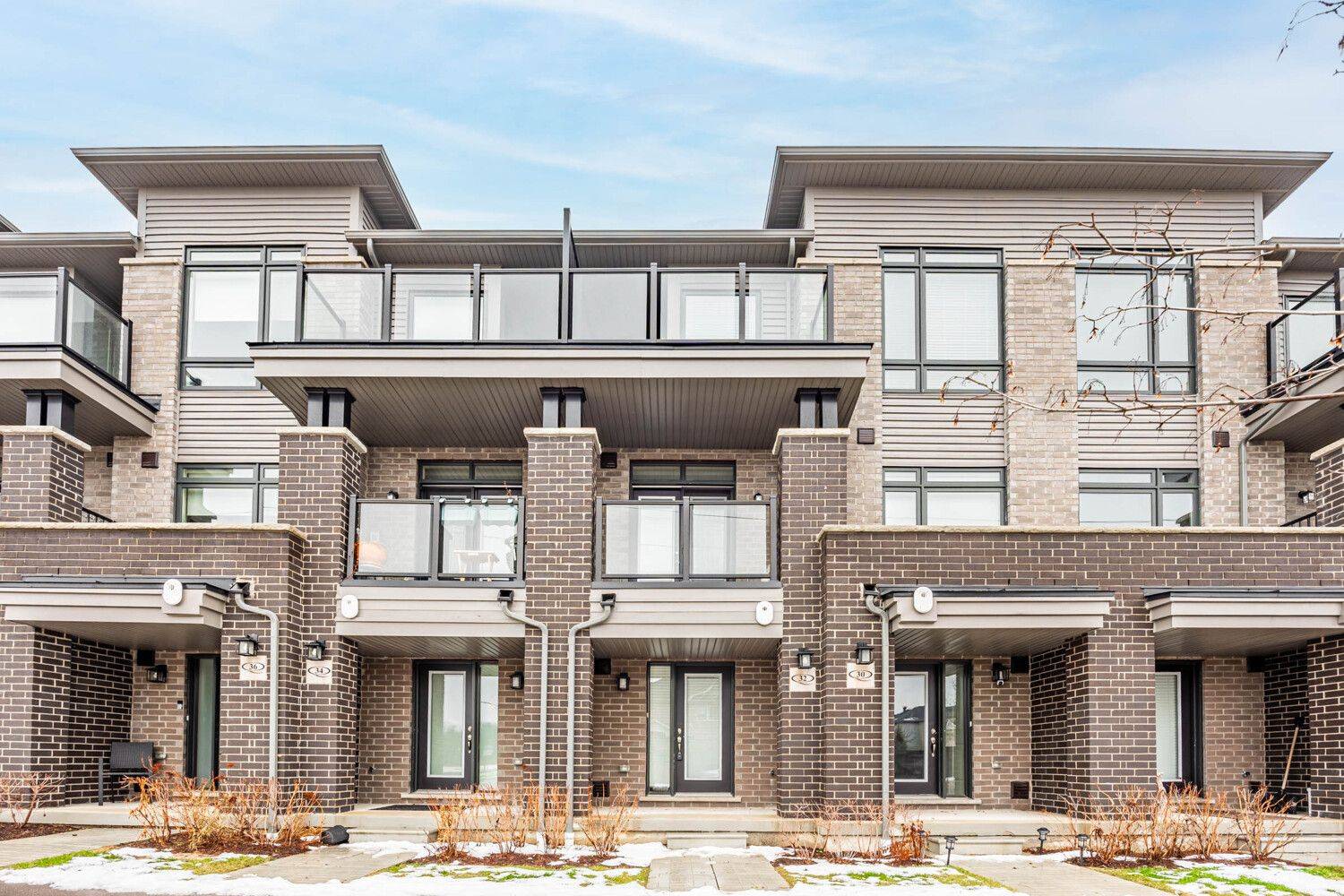 Whitby, ON L1R 0S7,32 Emmas WAY