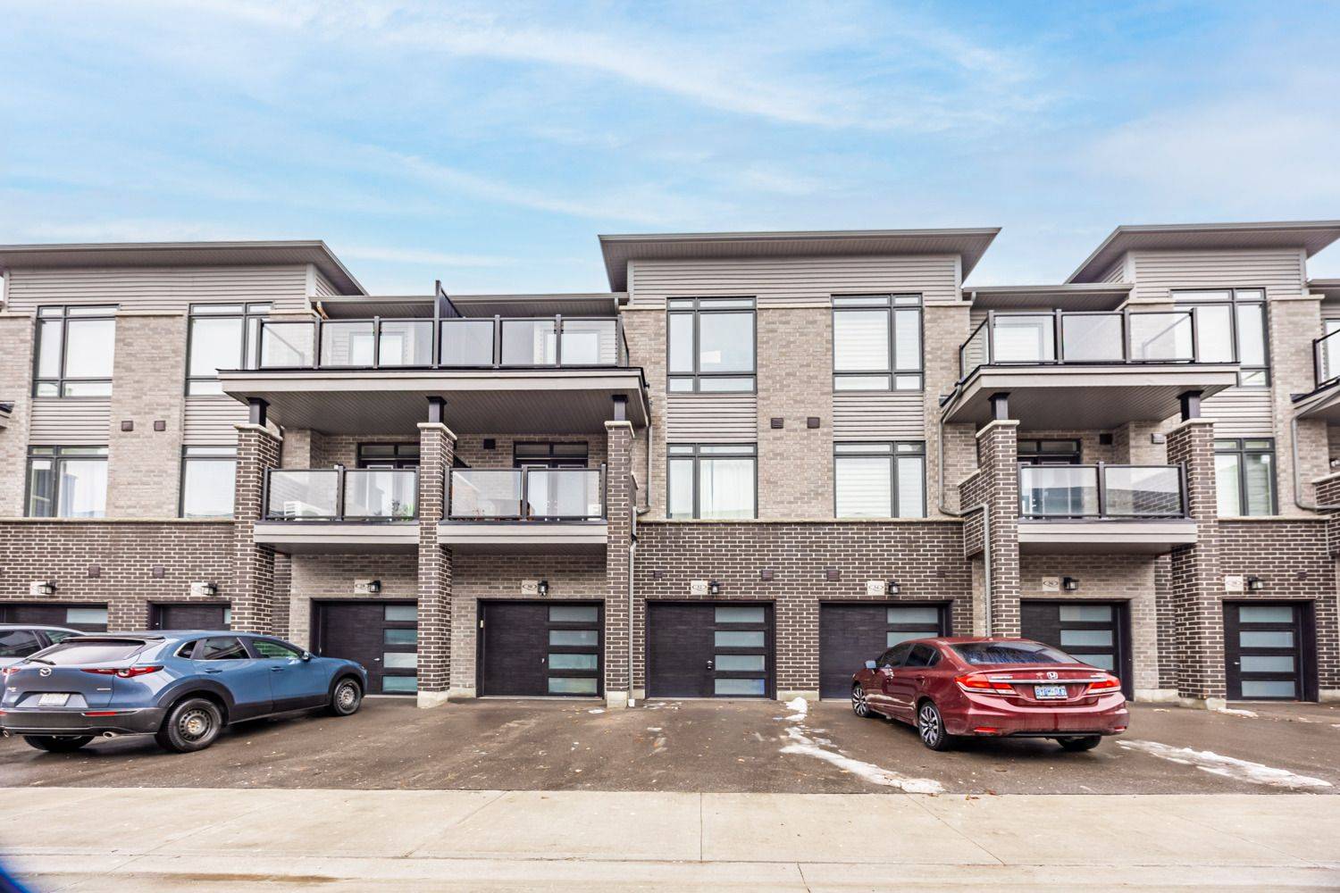 Whitby, ON L1R 0S7,32 Emmas WAY