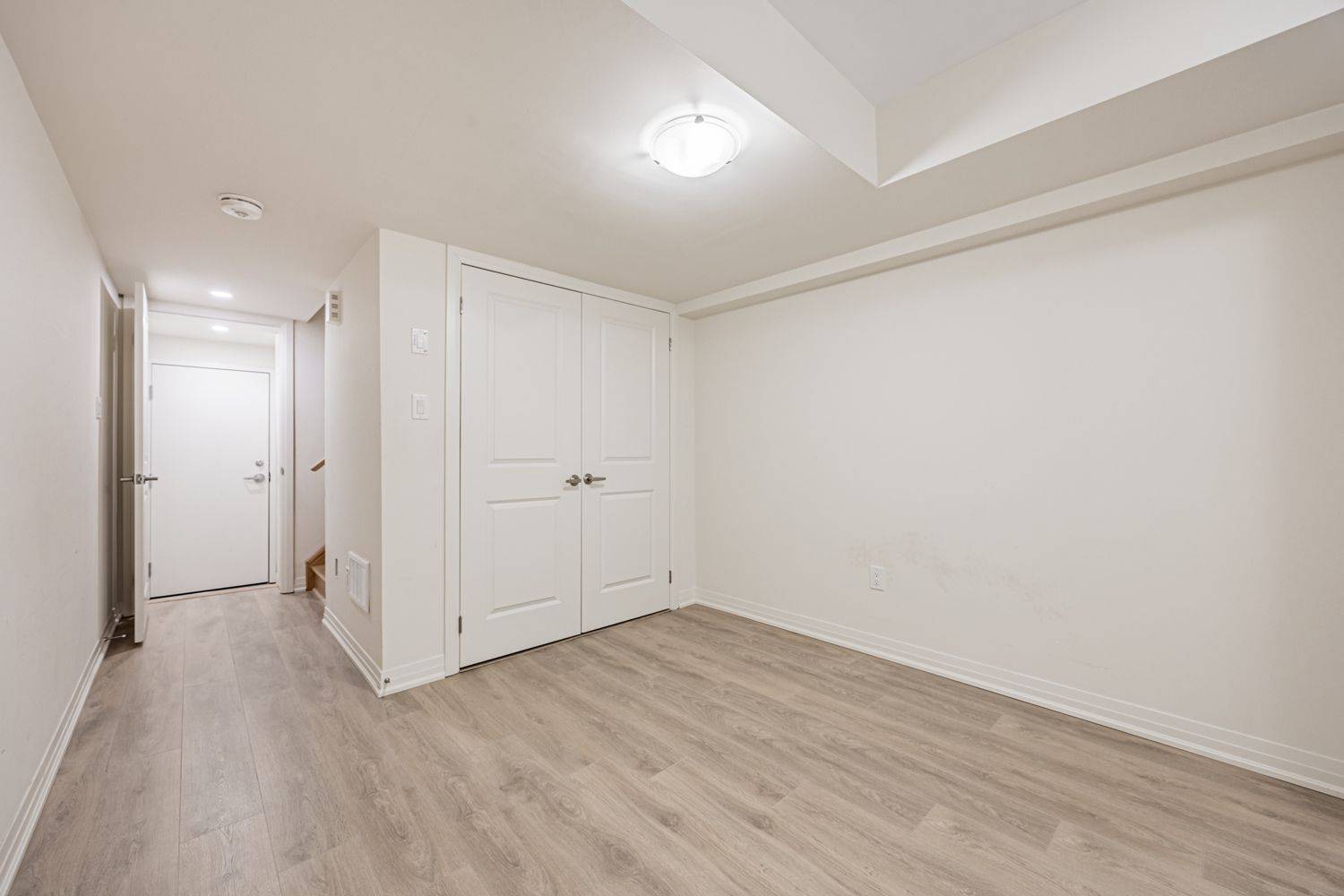 Whitby, ON L1R 0S7,32 Emmas WAY