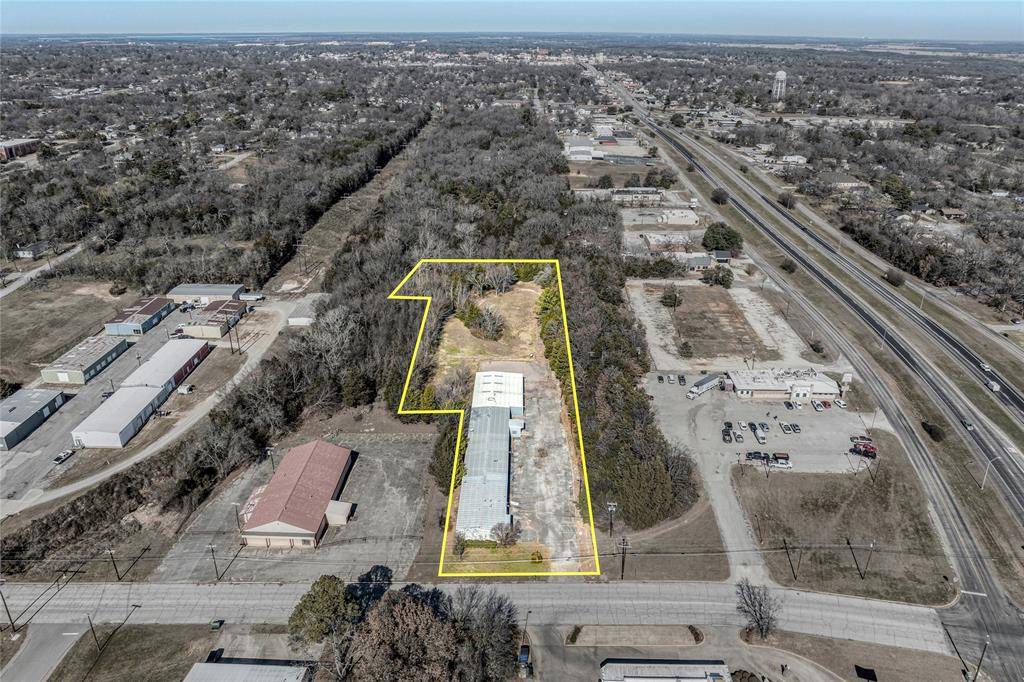 Denison, TX 75020,307 W Coffin Street