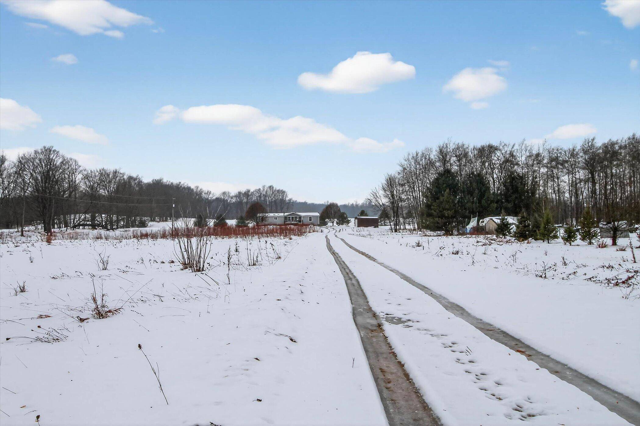 Paris, MI 49338,23767 230th AVE