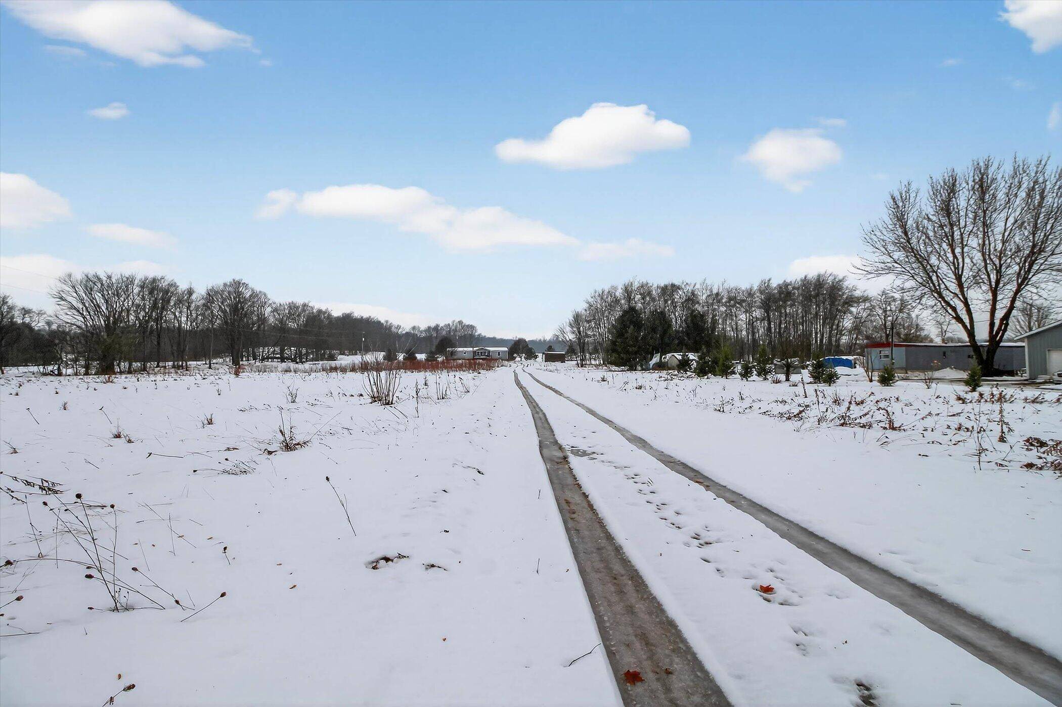 Paris, MI 49338,23767 230th AVE