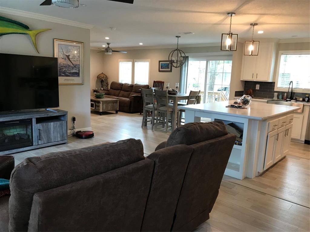 Okeechobee, FL 34972,19418 NW 246th St