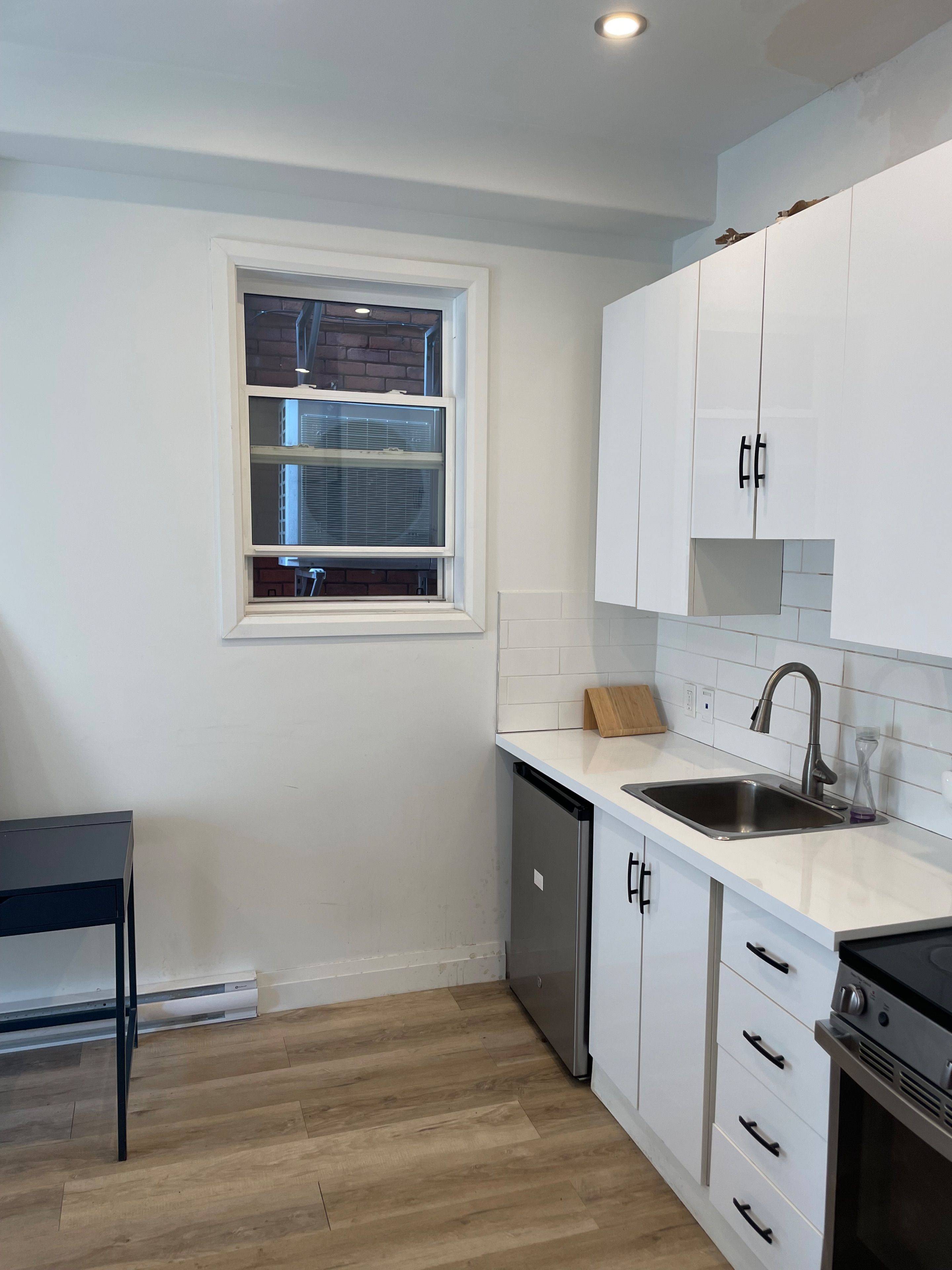 Hamilton, ON L8N 2R1,66 Wellington ST S #102