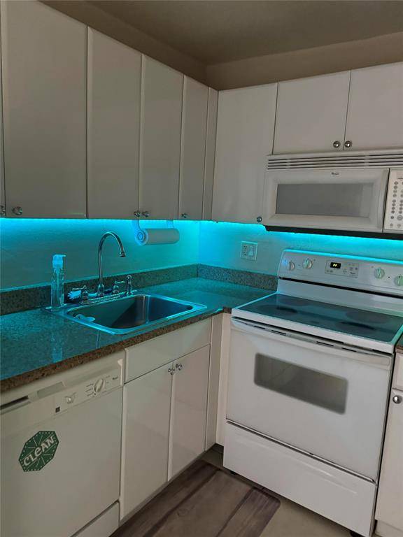 Pompano Beach, FL 33062,1900 S Ocean Blvd #3V