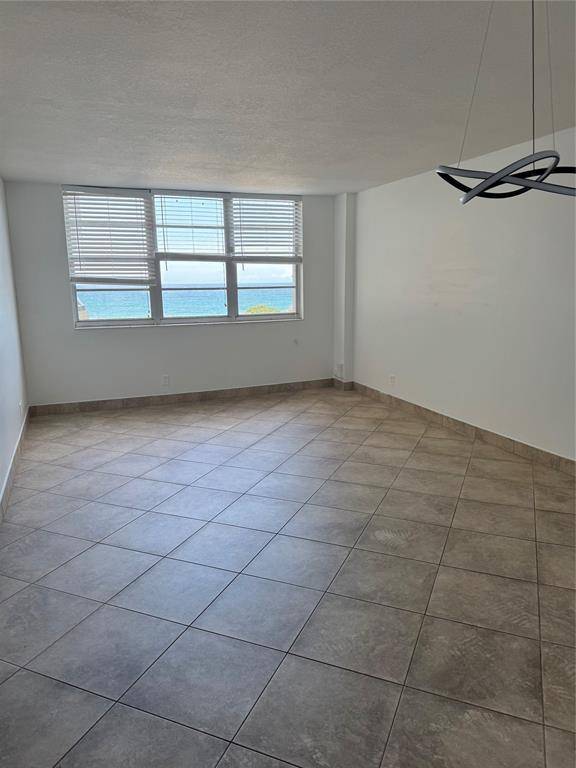 Pompano Beach, FL 33062,1900 S Ocean Blvd #3V