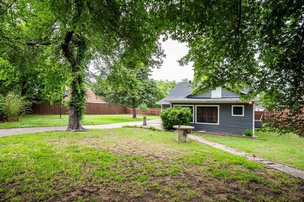 715 S Barnett Avenue, Dallas, TX 75211