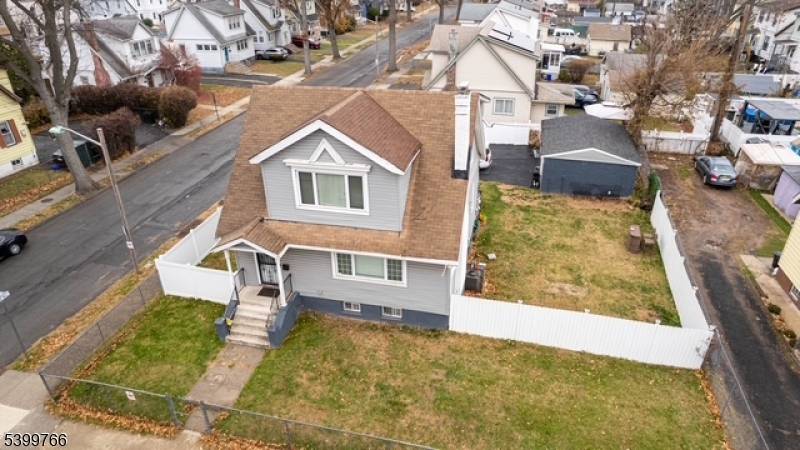 East Orange City, NJ 07018,8 Tremont Ave