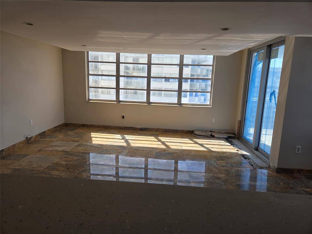 Aventura, FL 33160,2750 NE 183rd St #1803