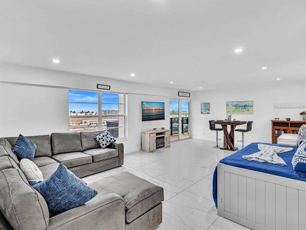 Fort Lauderdale, FL 33308,5100 Dupont Blvd #8G