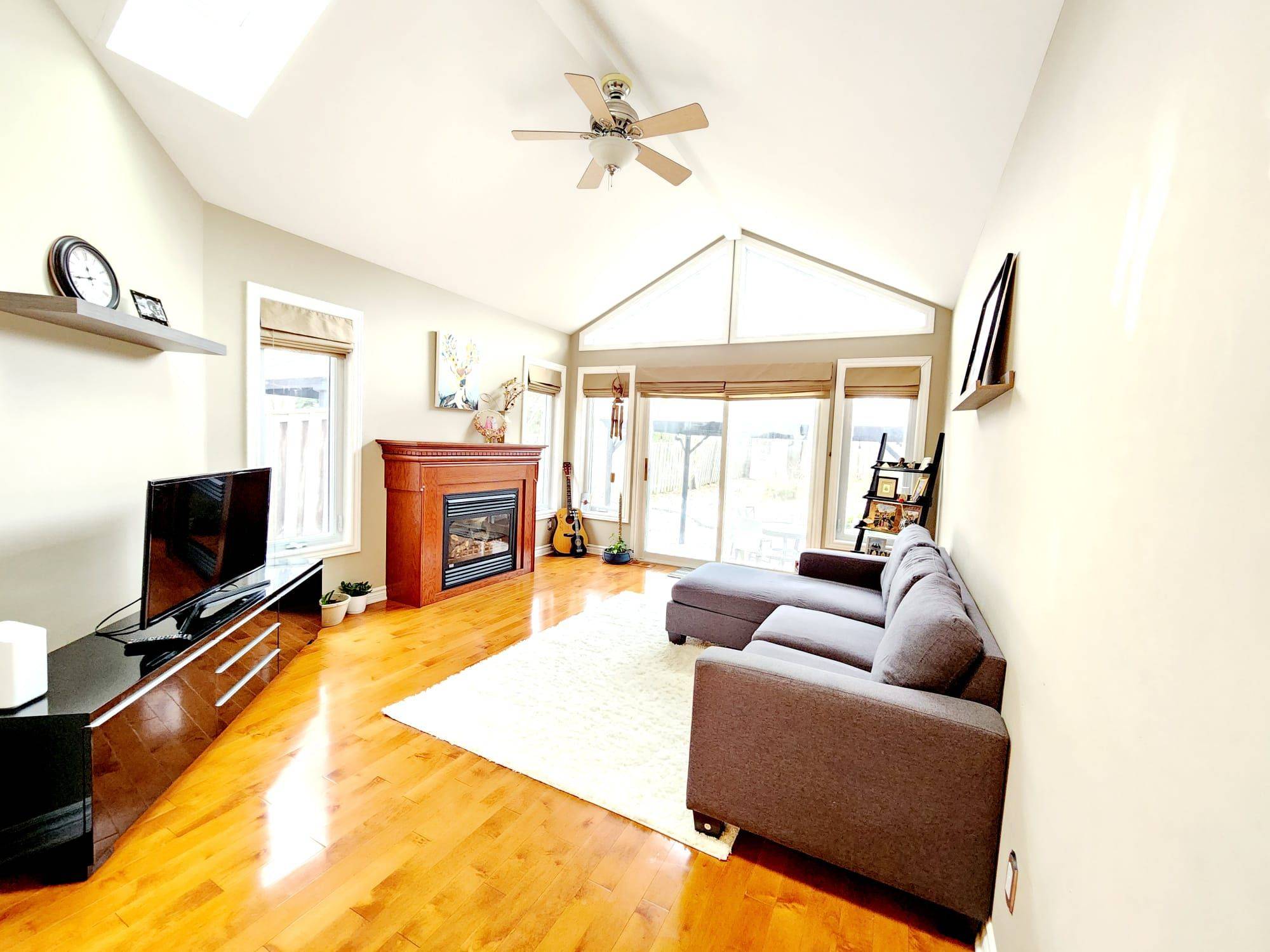 Mississauga, ON L5N 5C3,7275 Corrine CRES