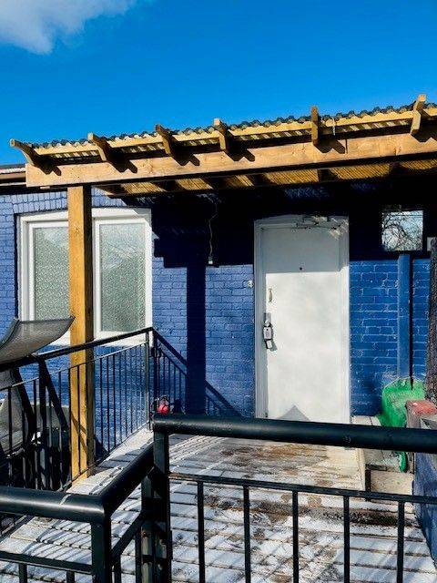 Toronto W06, ON M8V 1Y5,2961 Lakeshore BLVD W #4