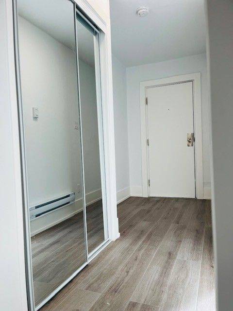 Toronto W06, ON M8V 1Y5,2961 Lakeshore BLVD W #4