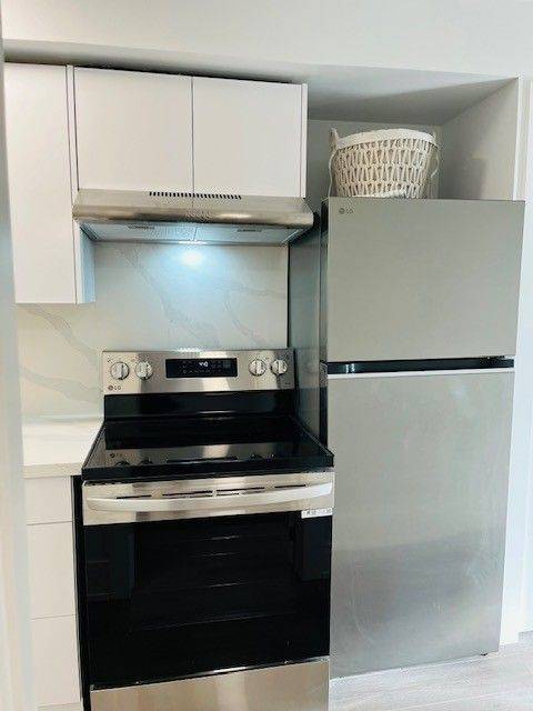 Toronto W06, ON M8V 1Y5,2961 Lakeshore BLVD W #4