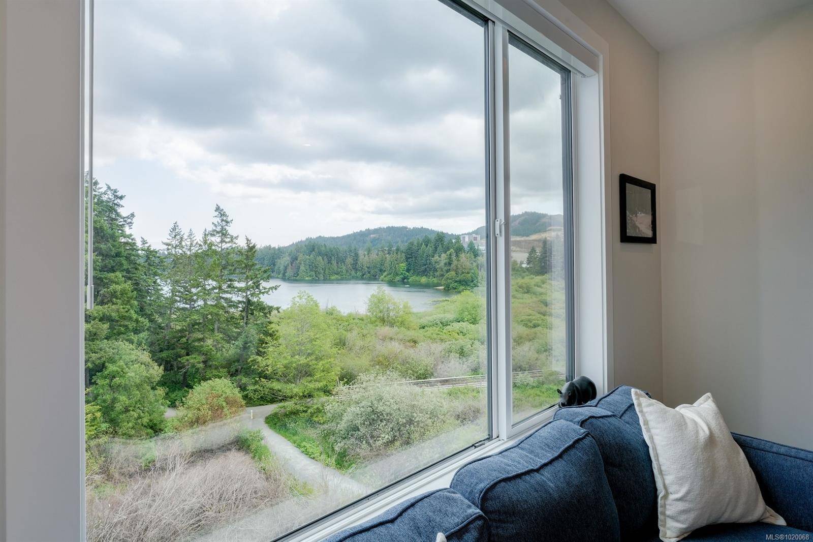 Langford, BC V9B 2W2,1361 Goldstream Ave #605