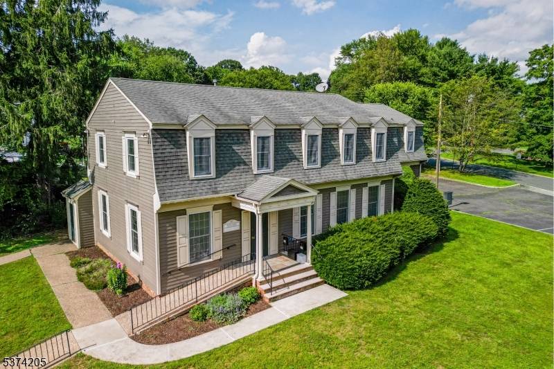 Clinton Town, NJ 08809,122 W Main