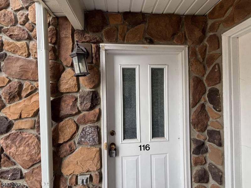 Piscataway Twp., NJ 08854,116 Chariot Ct