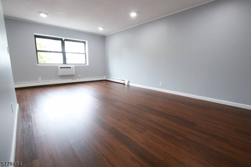 Millburn Twp., NJ 07041,149 Main St #3C