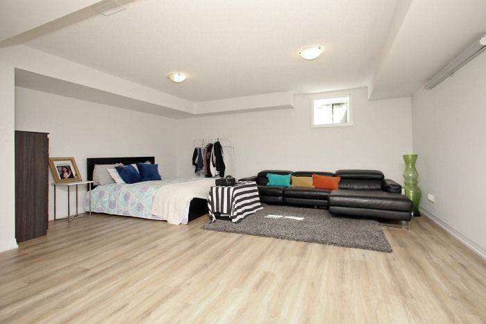 Whitby, ON L1R 0S6,5 Klein WAY