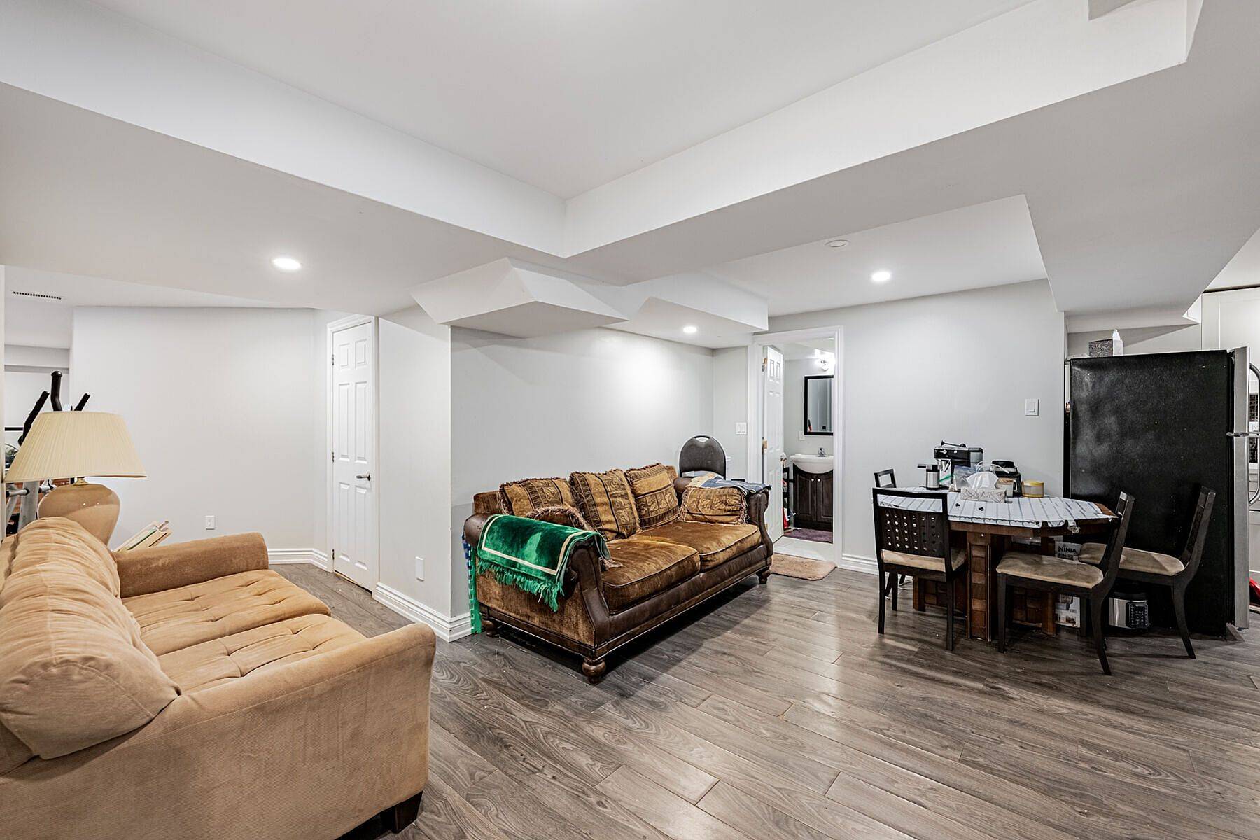 Mississauga, ON L5M 6K5,5930 Bassinger PL #Bsmt