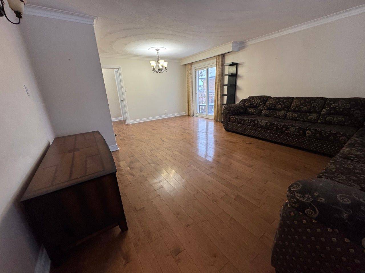 Toronto W10, ON M9V 3N6,15 Vange CRES