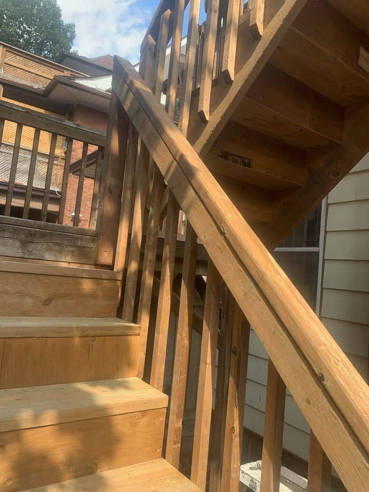 Hamilton, ON L8M 2M7,16 Eastbourne AVE #Upper