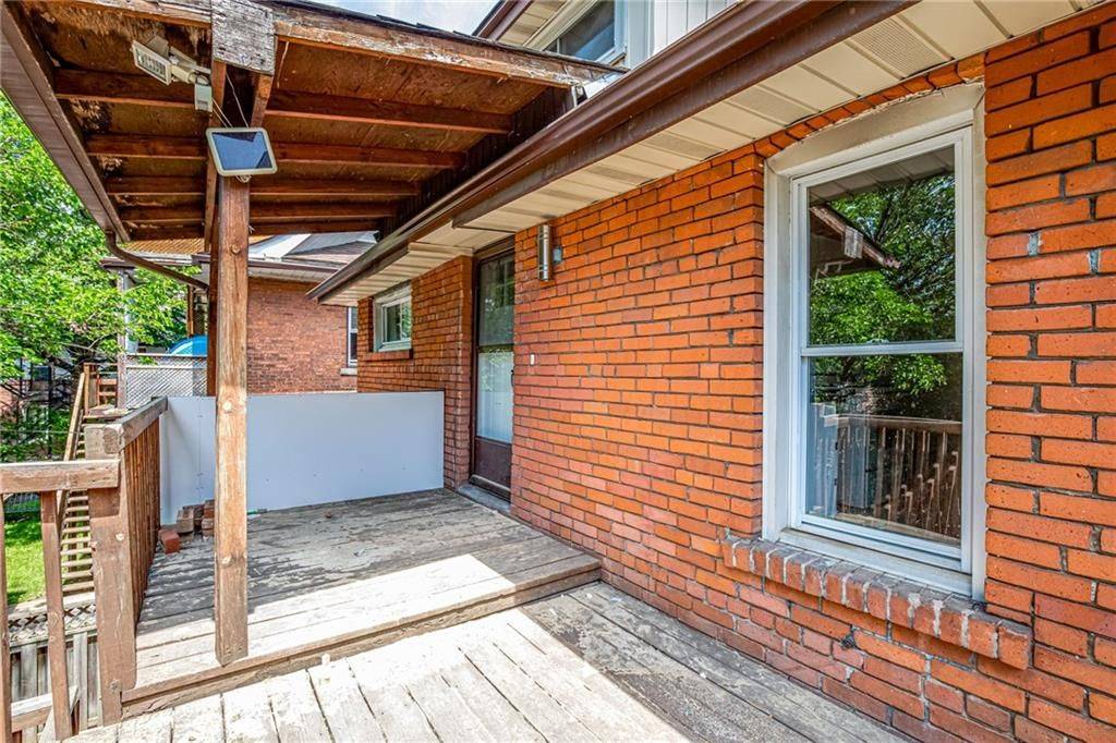 Hamilton, ON L8M 2M7,16 Eastbourne AVE #Upper