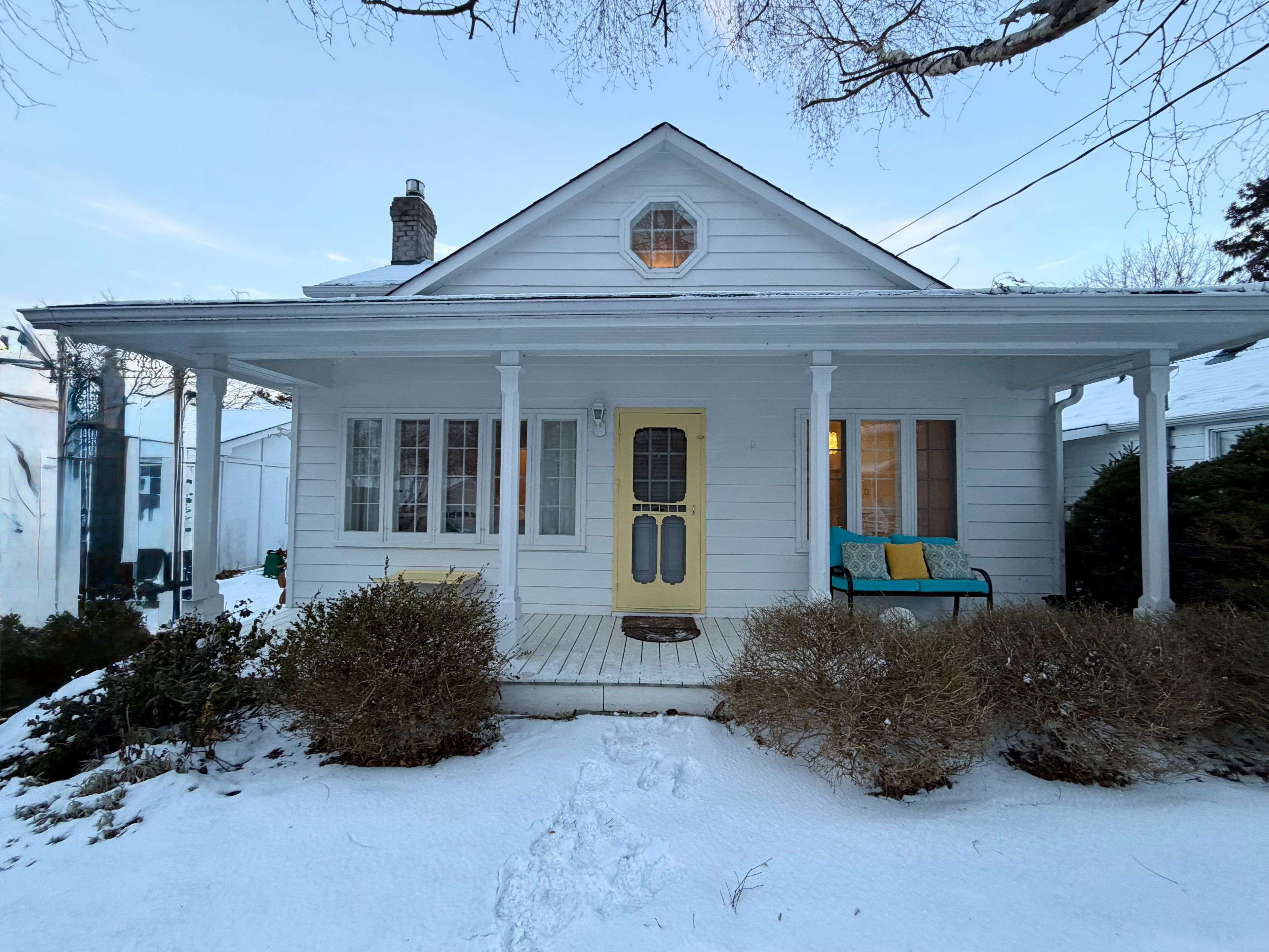 Cobourg, ON K9A 1R5,246 Lake ST