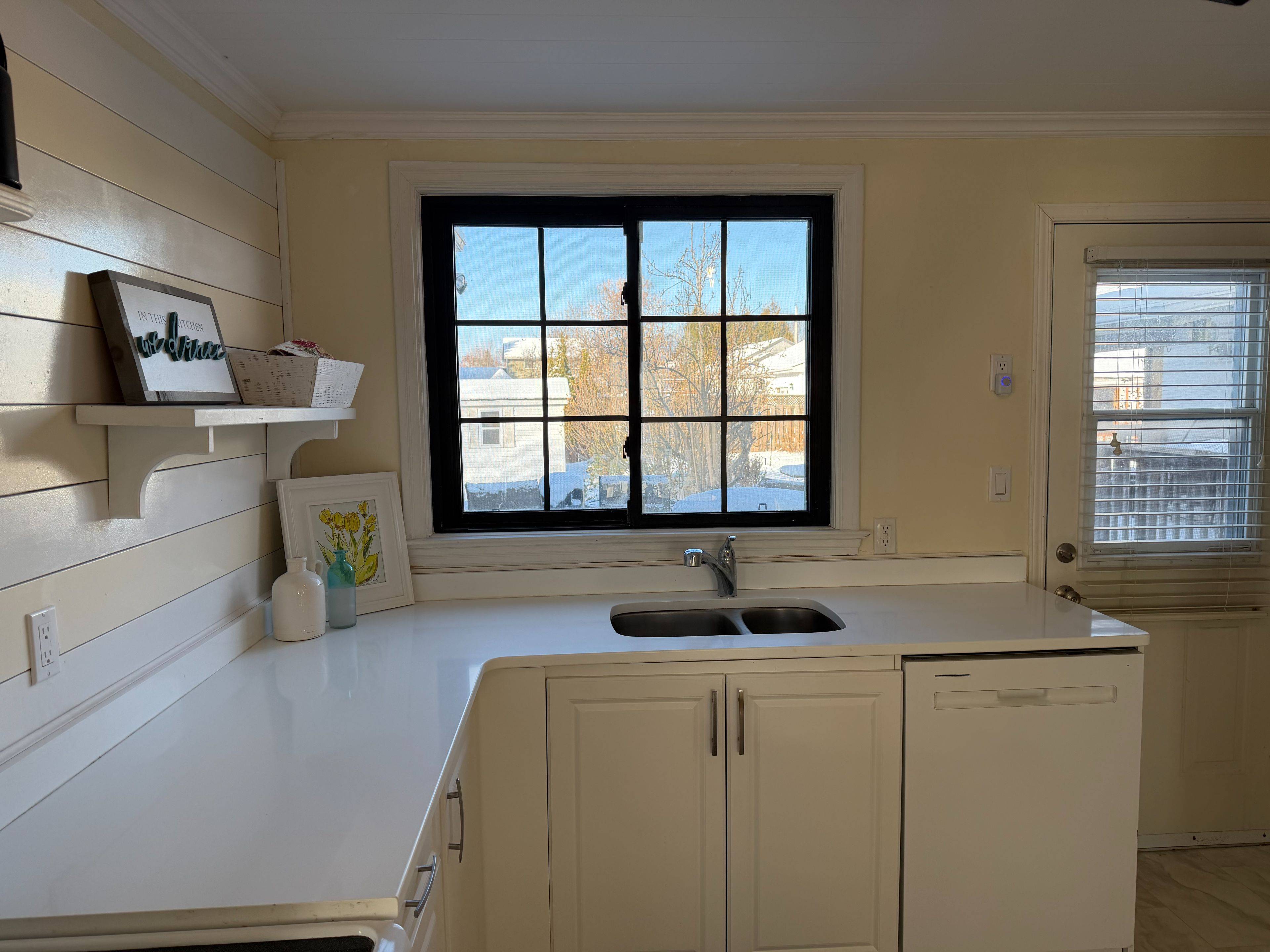 Cobourg, ON K9A 1R5,246 Lake ST