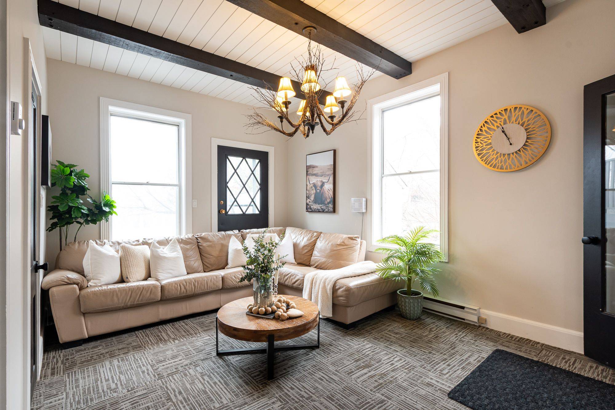 Huntsville, ON P1H 1X6,17 West ST N