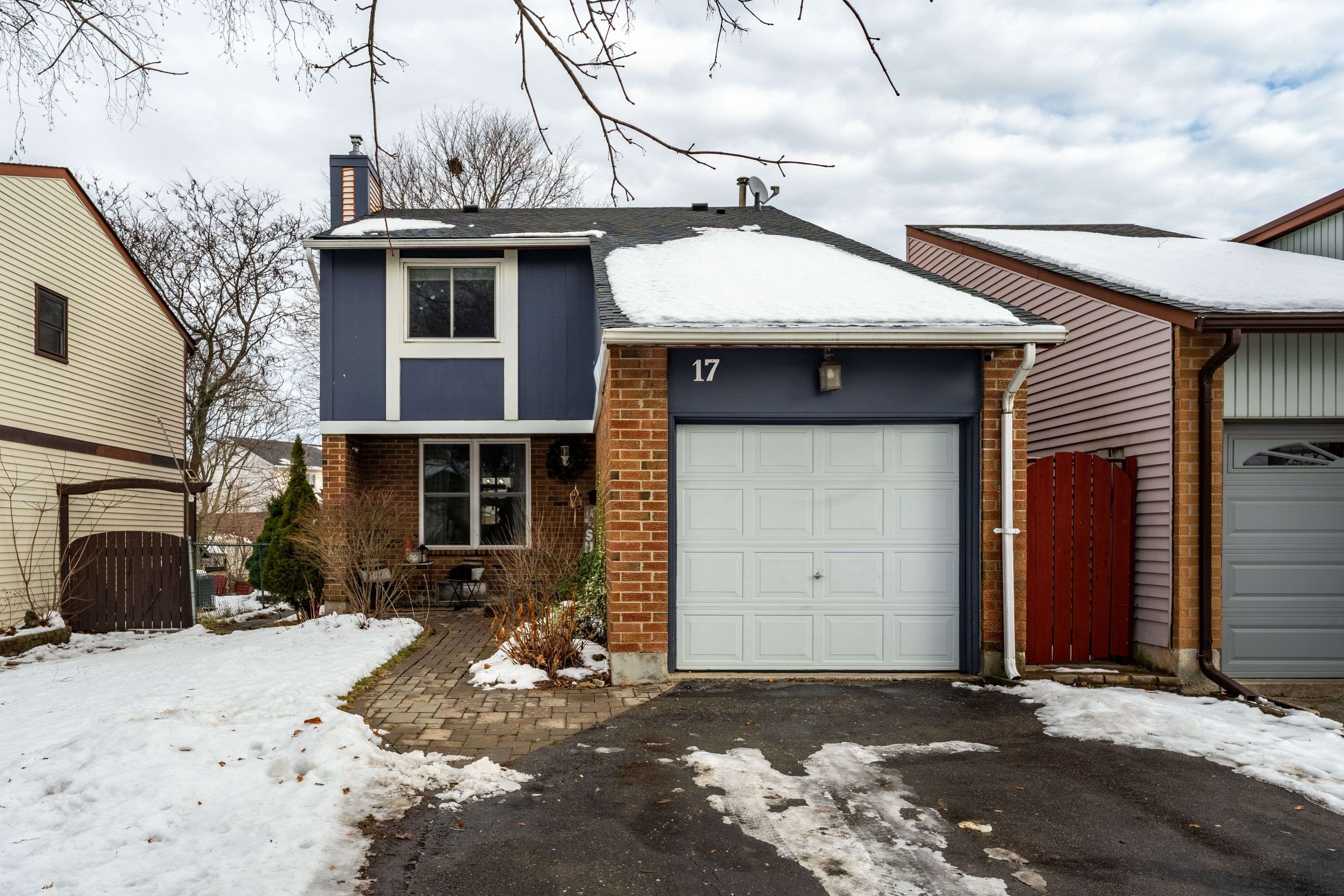 Hamilton, ON L9H 7E2,17 Glaceport AVE