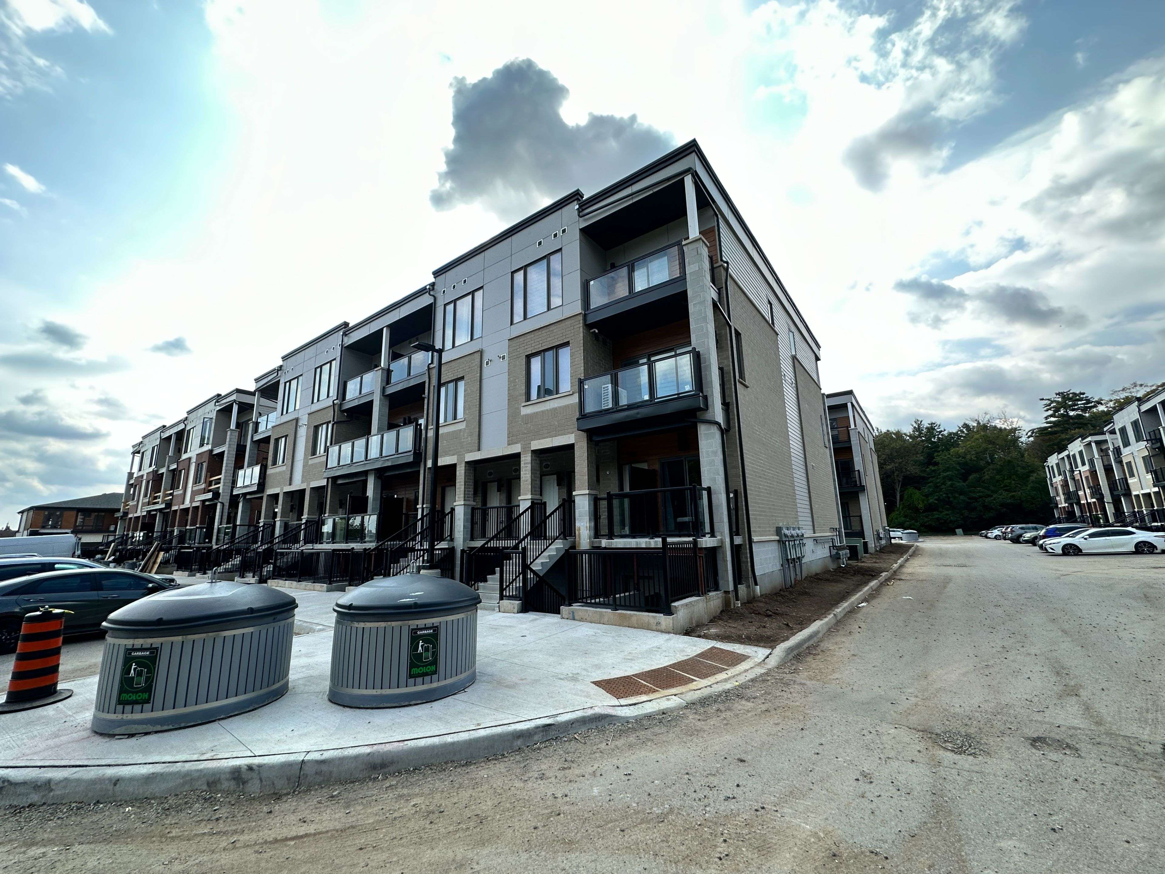 Cambridge, ON N1R 0E2,25 Isherwood AVE #113