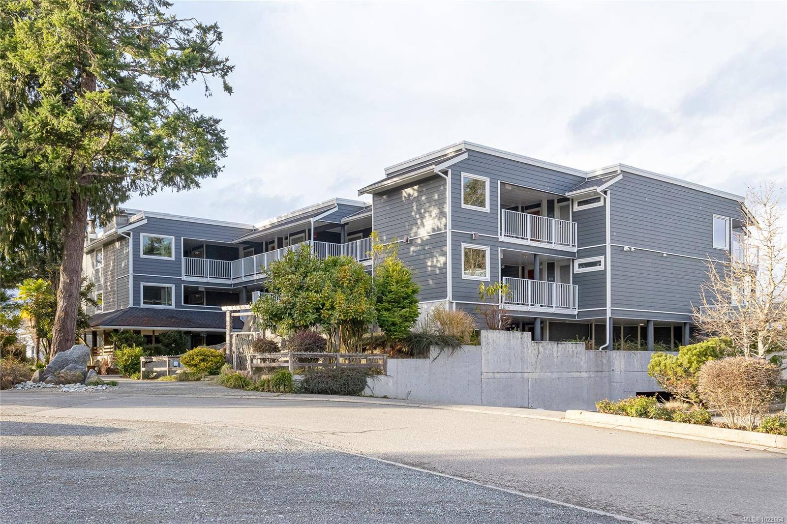 Nanoose Bay, BC V9P 9B7,1600 Stroulger Rd #711