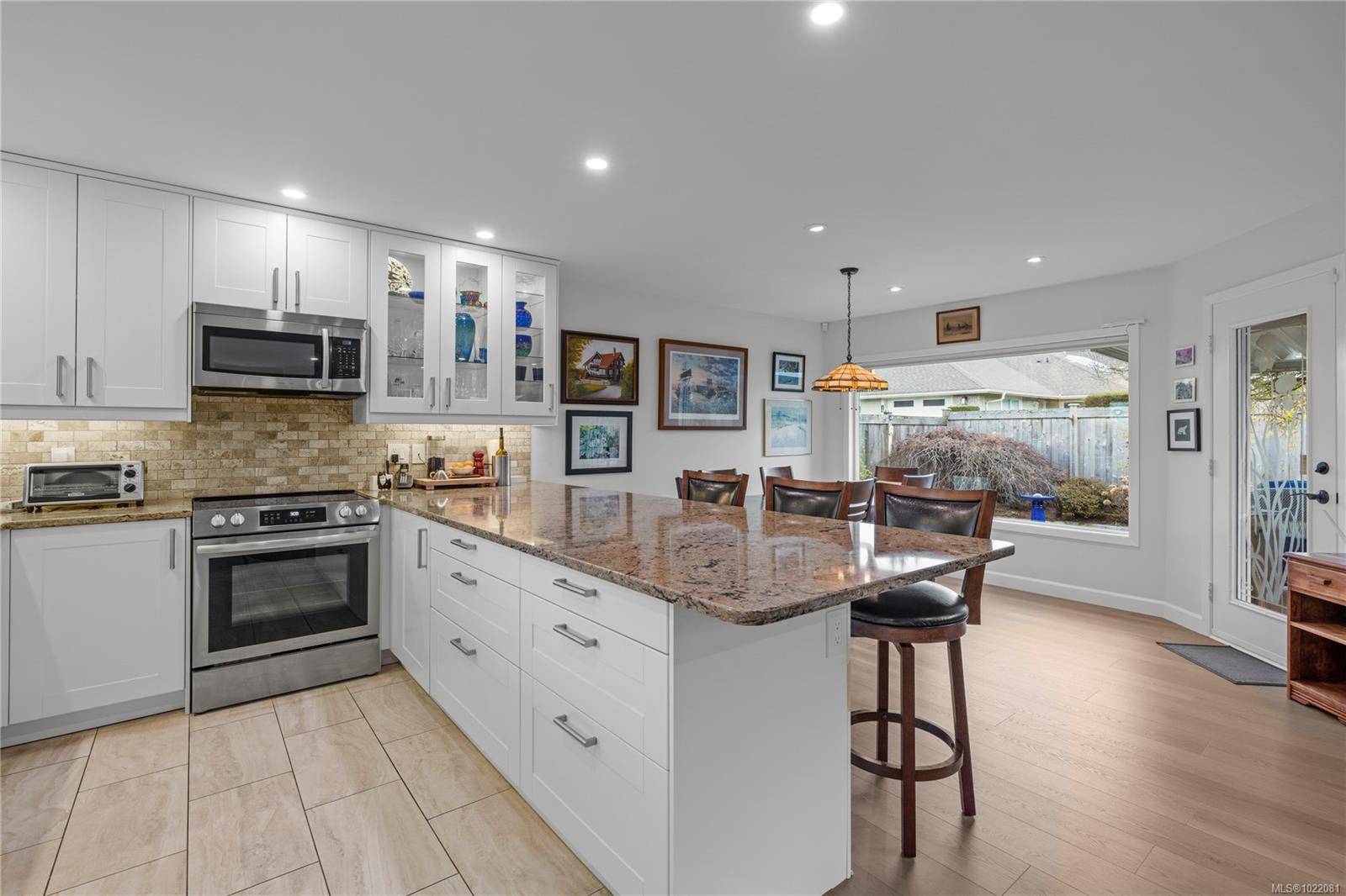 Qualicum Beach, BC V9K 1N9,800 Primrose St #8