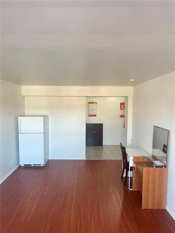 Hollis, NY 11423,88-30 182nd ST #3F