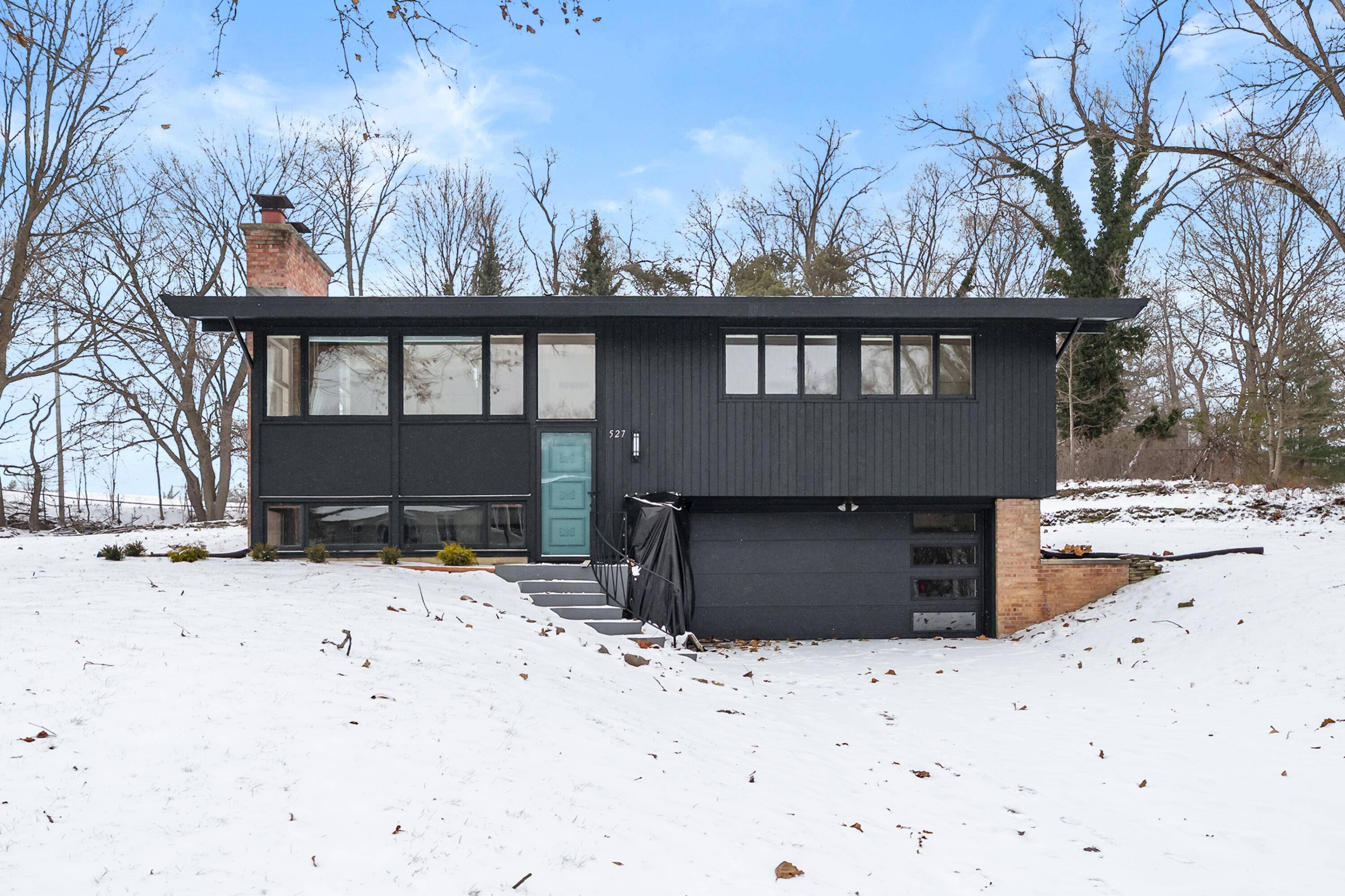 Parchment, MI 49004,527 Parkdale BLVD