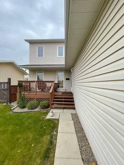 Peace River, AB T8S1M7,10517 82 ST