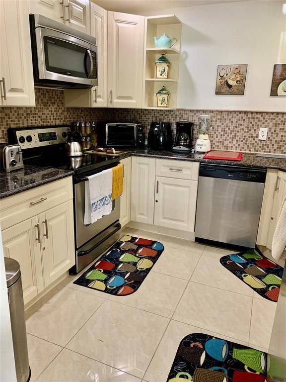 Boca Raton, FL 33434,8657 Boca Glades Blvd #B