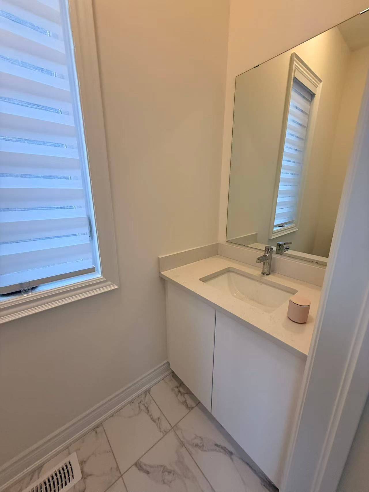 Markham, ON L6C 1N3,196 Leslie Richards ST