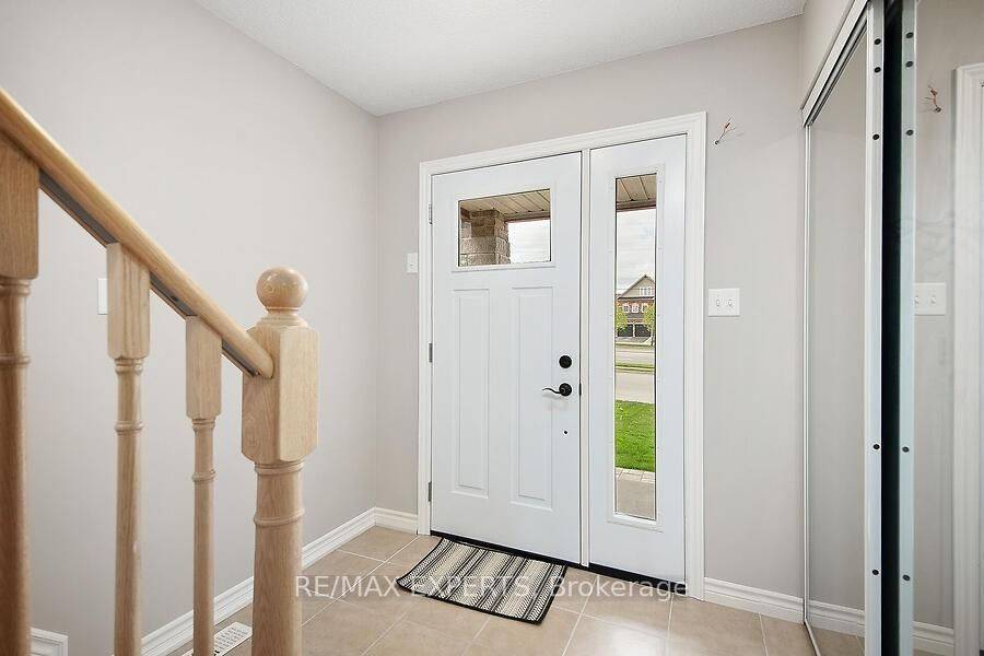 Innisfil, ON L9S 0H5,2104 Galloway ST