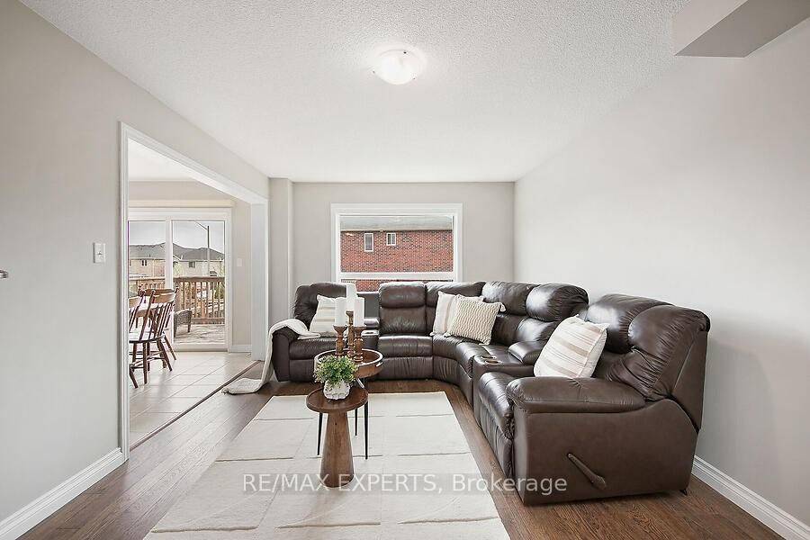 Innisfil, ON L9S 0H5,2104 Galloway ST