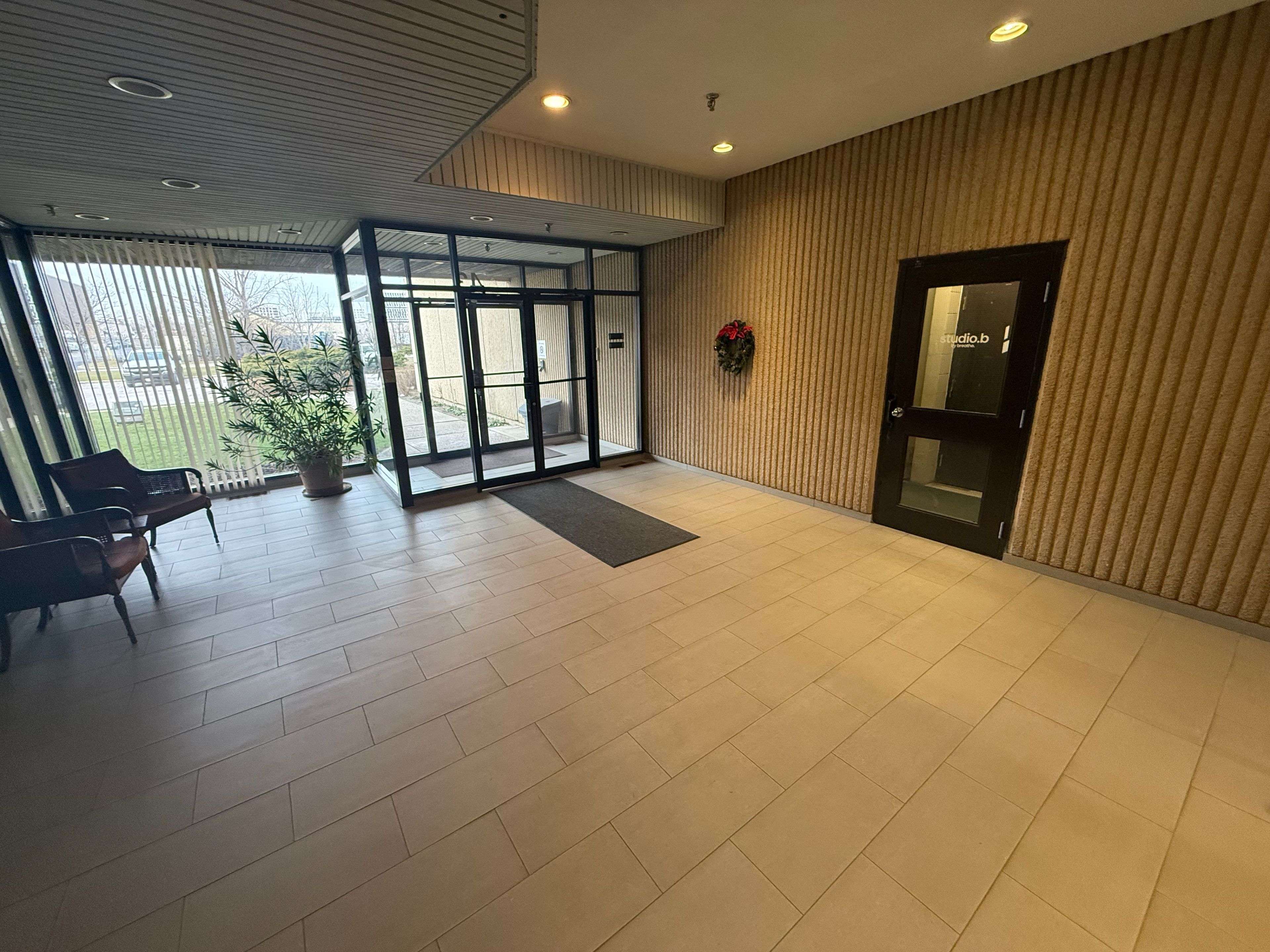 Toronto W06, ON M8Z 5S7,43 Goldthorne AVE #210