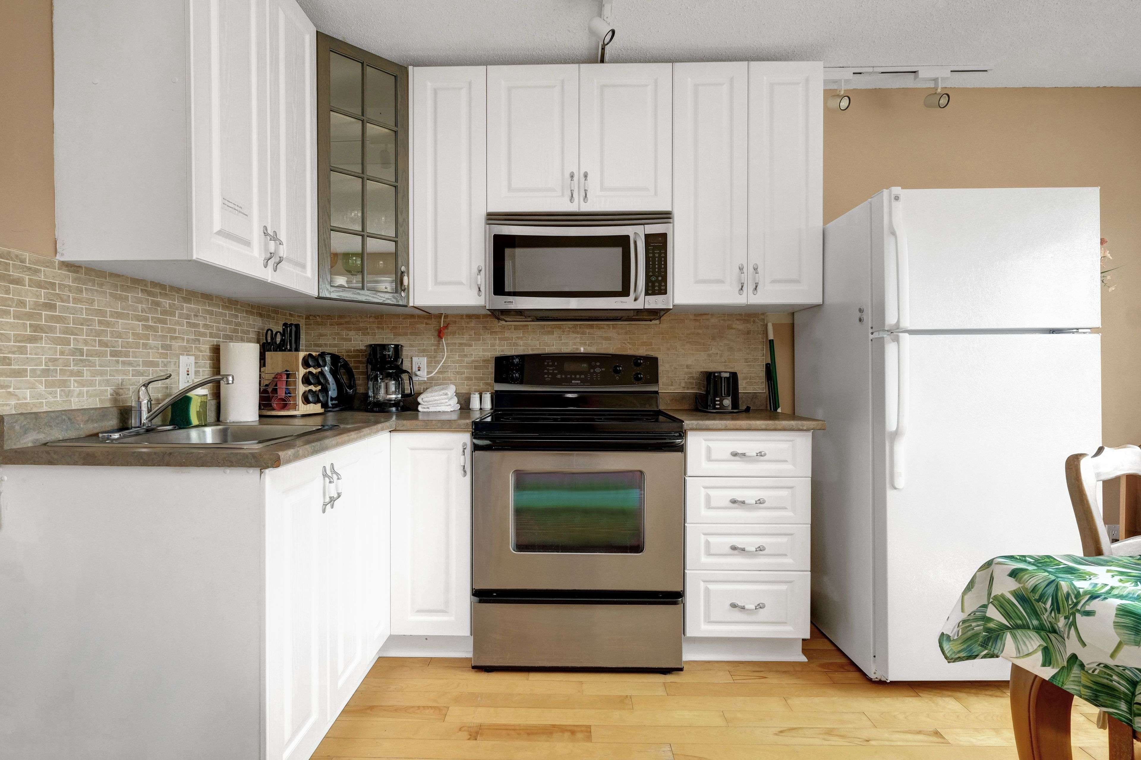 Alta Vista And Area, ON K1H 5N4,621 Pleasant Park RD #A