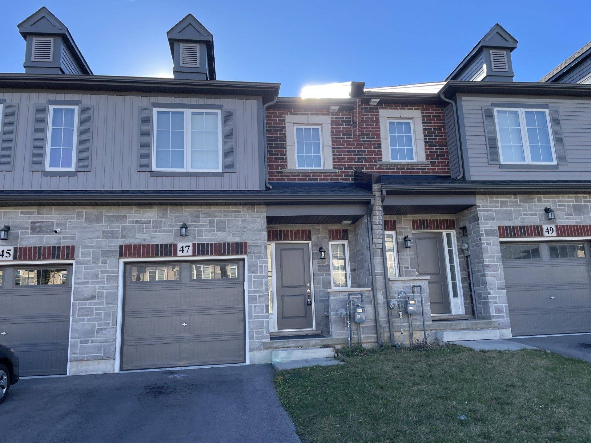 Hamilton, ON L9K 0J7,47 Beasley GRV